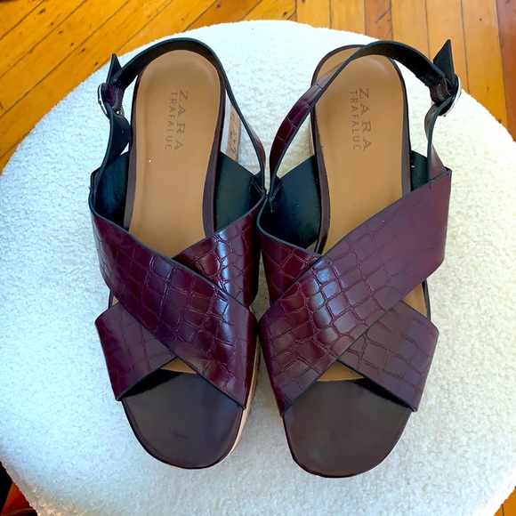 Zara nwot embossed croc platform wedge - Picture 2 of 5